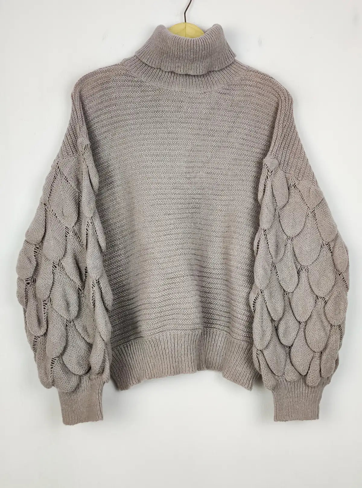 Buy online pre-used pre-loved 100% authentic & Original branded Shein (WT-10724) available in Pakistan. Top international brands avilable.