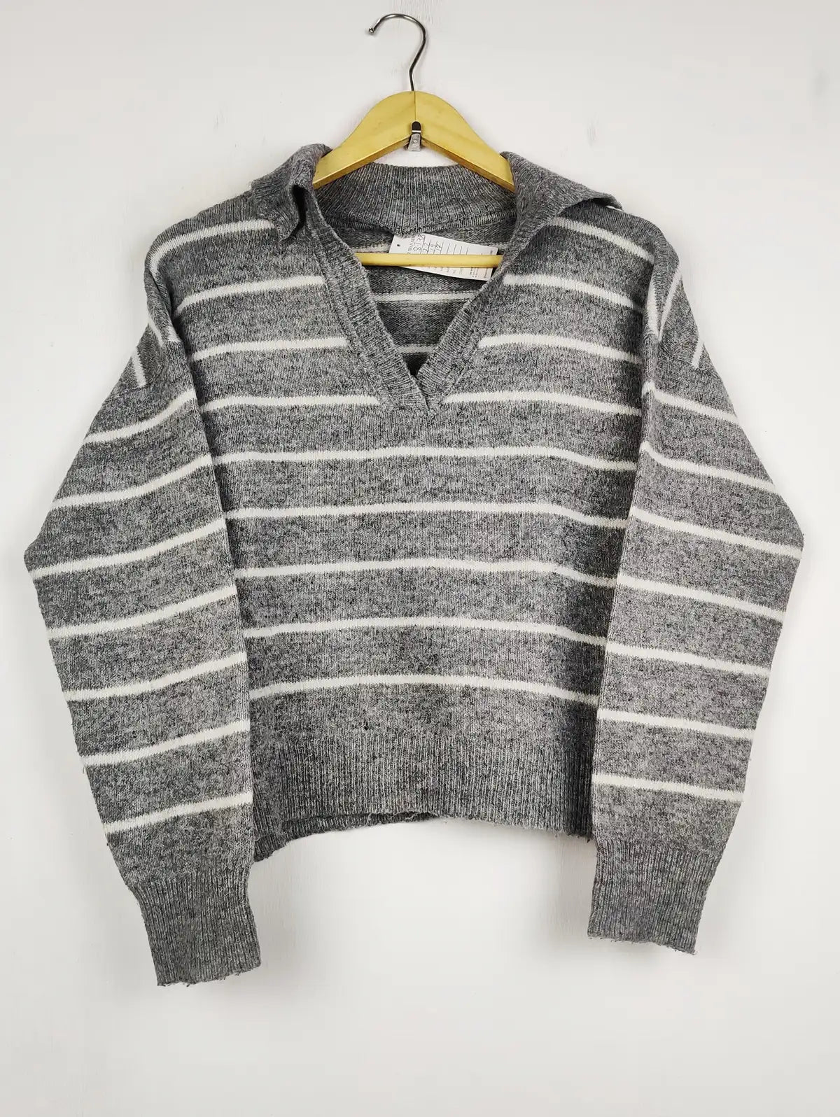 Buy online pre-used pre-loved 100% authentic & Original branded Unknown Brand (WT-10737) available in Pakistan. Top international brands avilable.