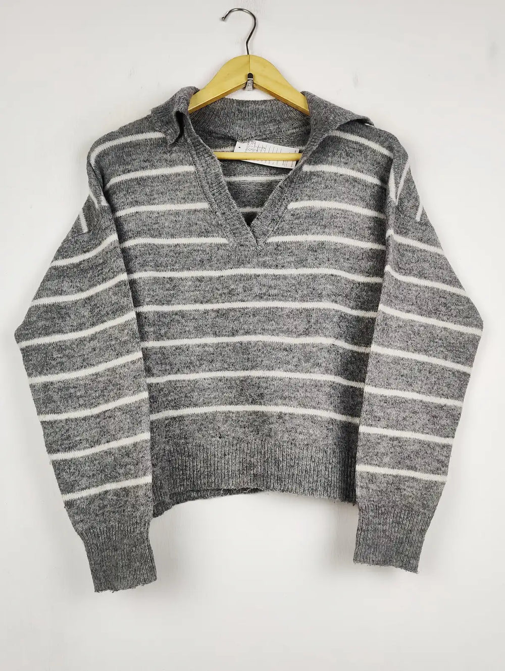 Buy online pre-used pre-loved 100% authentic & Original branded Unknown Brand (WT-10737) available in Pakistan. Top international brands avilable.