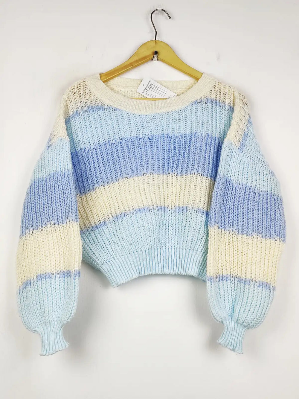 Buy online pre-used pre-loved 100% authentic & Original branded Unknown Brand (WT-10763) available in Pakistan. Top international brands avilable.