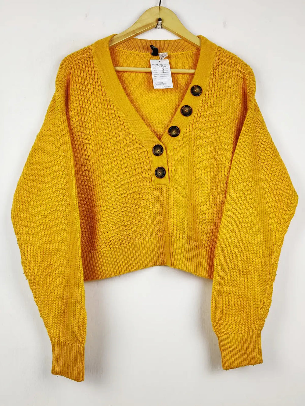 Buy online pre-used pre-loved 100% authentic & Original branded H&M (WT-10799) available in Pakistan. Top international brands avilable.
