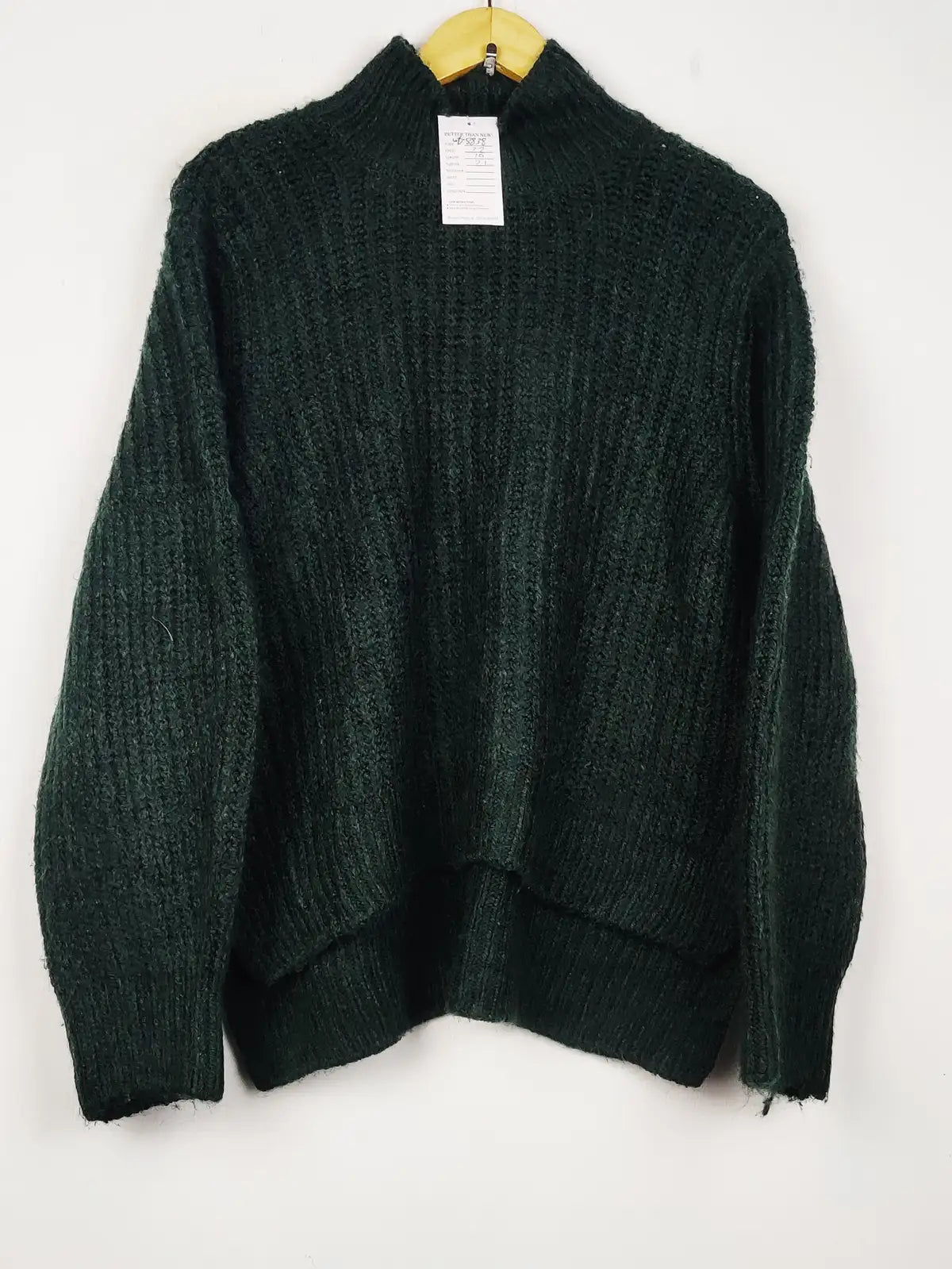 Buy online pre-used pre-loved 100% authentic & Original branded Marks & Spencer (WT-10834) available in Pakistan. Top international brands avilable.