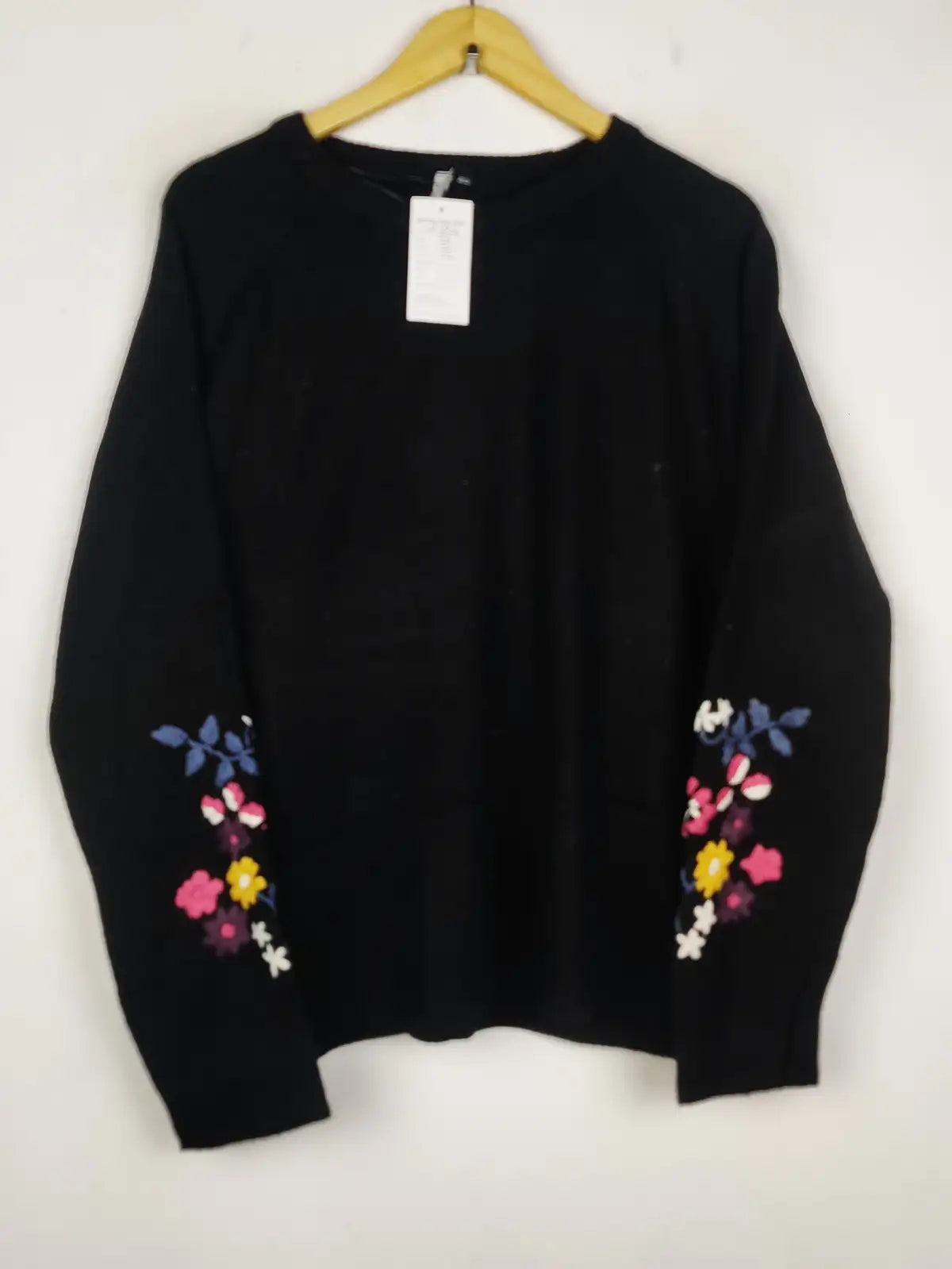 Buy online pre-used pre-loved 100% authentic & Original branded Intuition (WT-10852) available in Pakistan. Top international brands avilable.