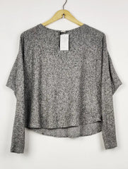 Buy online pre-used pre-loved 100% authentic & Original branded H&M (WT-10906) available in Pakistan. Top international brands avilable.