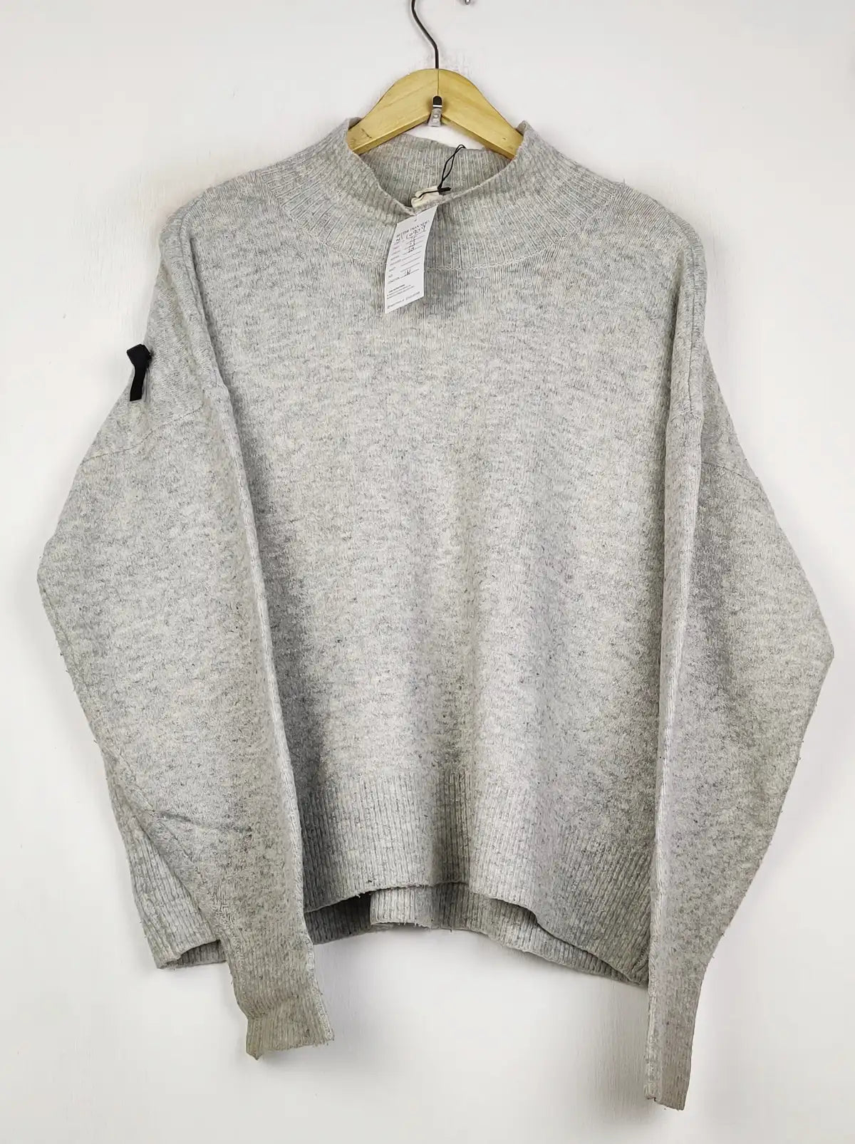 Buy online pre-used pre-loved 100% authentic & Original branded L.O.G.G. (WT-10909) available in Pakistan. Top international brands avilable.