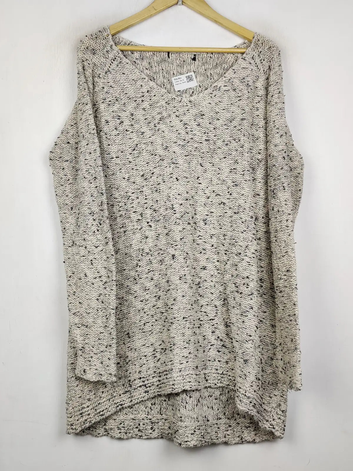 Buy online pre-used pre-loved 100% authentic & Original branded Unknown Brand (WT-10919) available in Pakistan. Top international brands avilable.