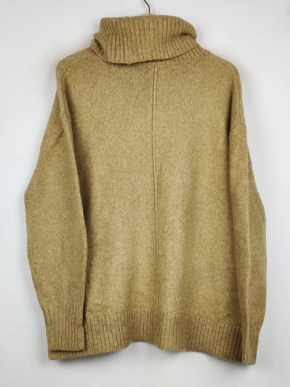 Buy online pre-used pre-loved 100% authentic & Original branded H&M (WT-10922) available in Pakistan. Top international brands avilable.