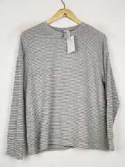 Buy online pre-used pre-loved 100% authentic & Original branded H&M (WT-10930) available in Pakistan. Top international brands avilable.