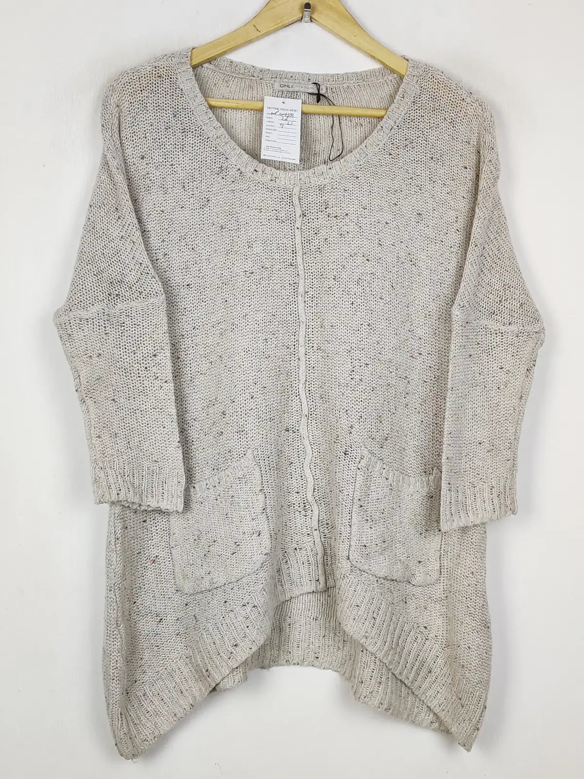 Buy online pre-used pre-loved 100% authentic & Original branded Only (WT-10958) available in Pakistan. Top international brands avilable.