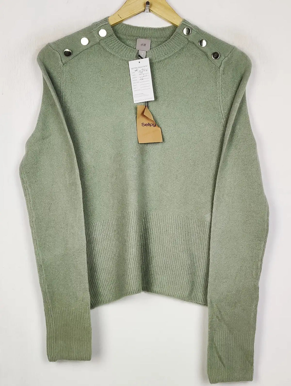 Buy online pre-used pre-loved 100% authentic & Original branded H&M (WT-10964) available in Pakistan. Top international brands avilable.