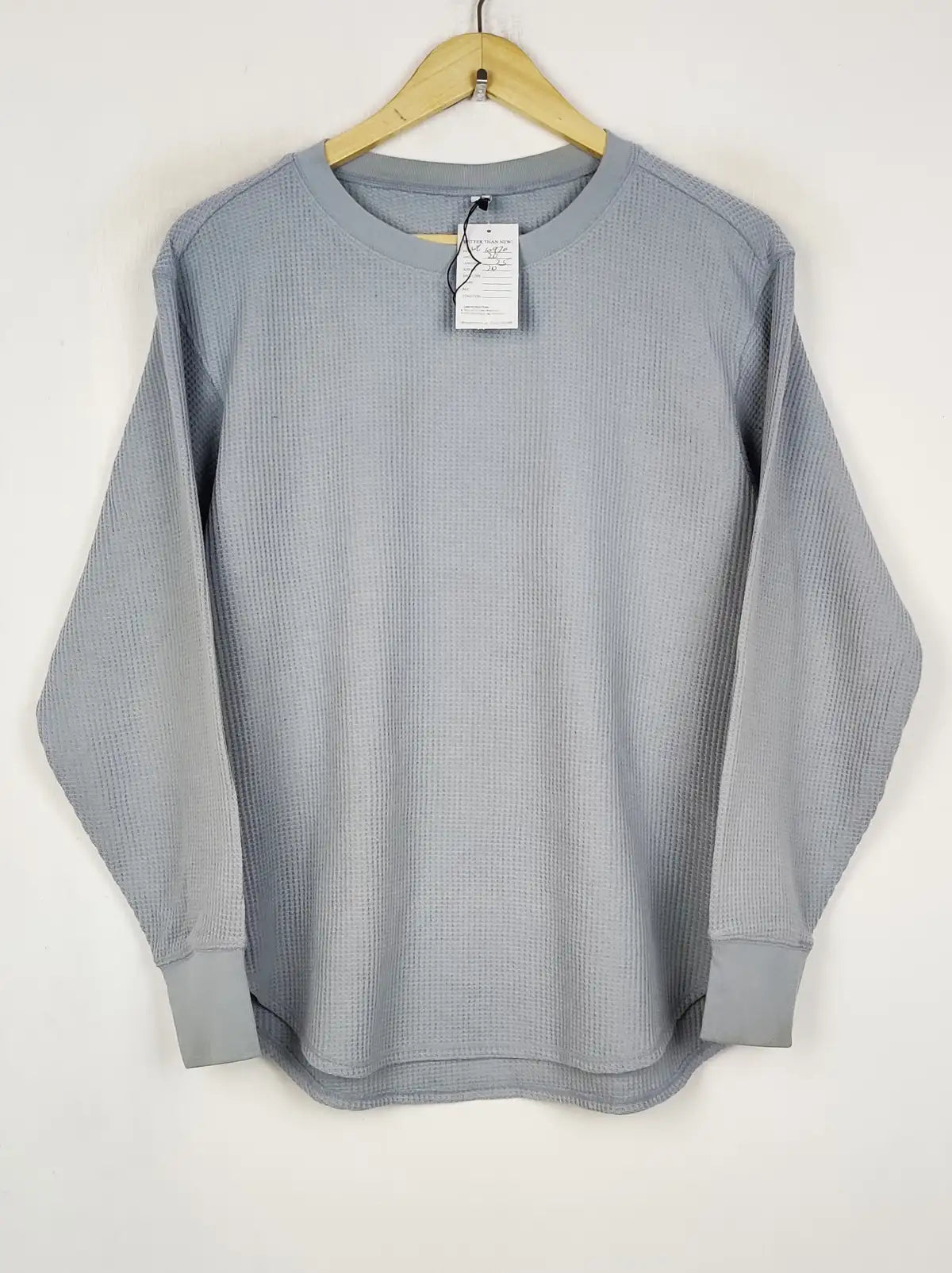 Buy online pre-used pre-loved 100% authentic & Original branded Uniqlo (WT-10970) available in Pakistan. Top international brands avilable.