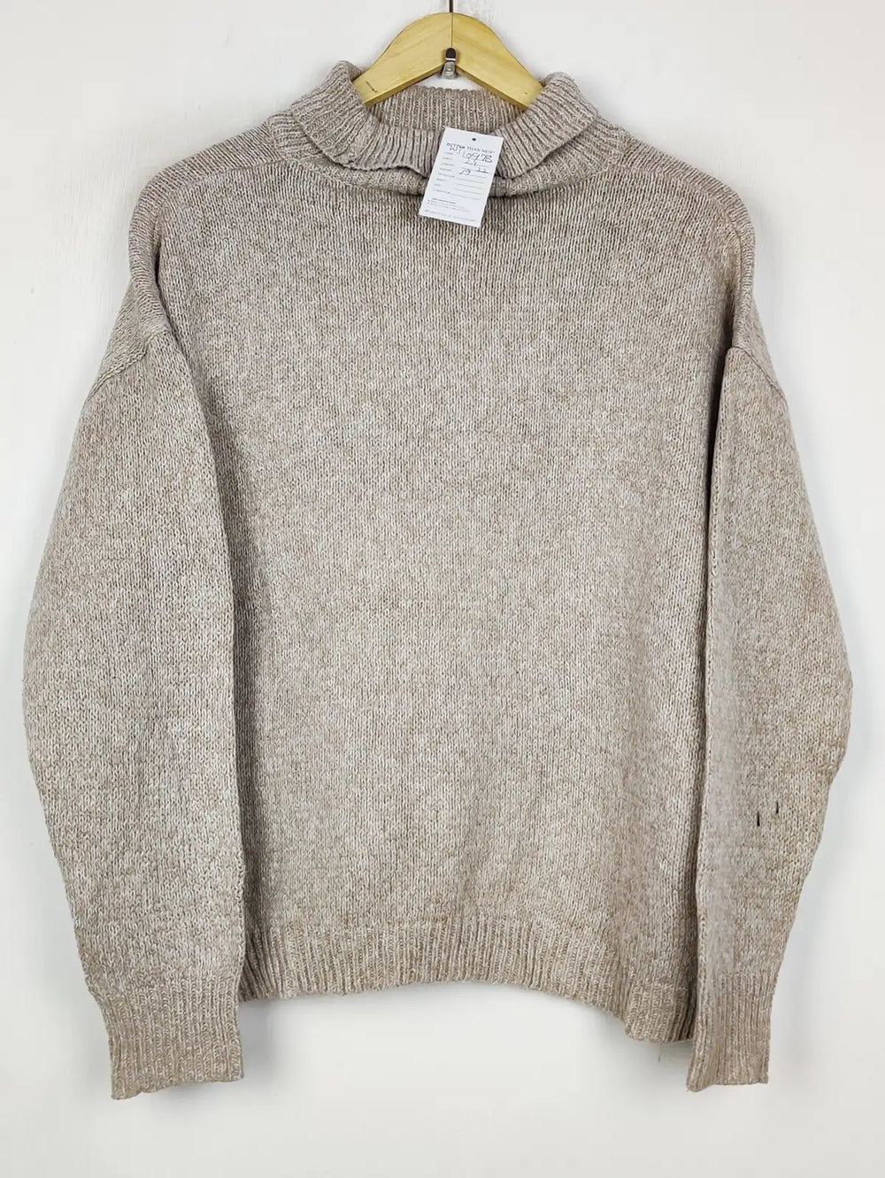 Buy online pre-used pre-loved 100% authentic & Original branded Unknown Brand (WT-10978) available in Pakistan. Top international brands avilable.