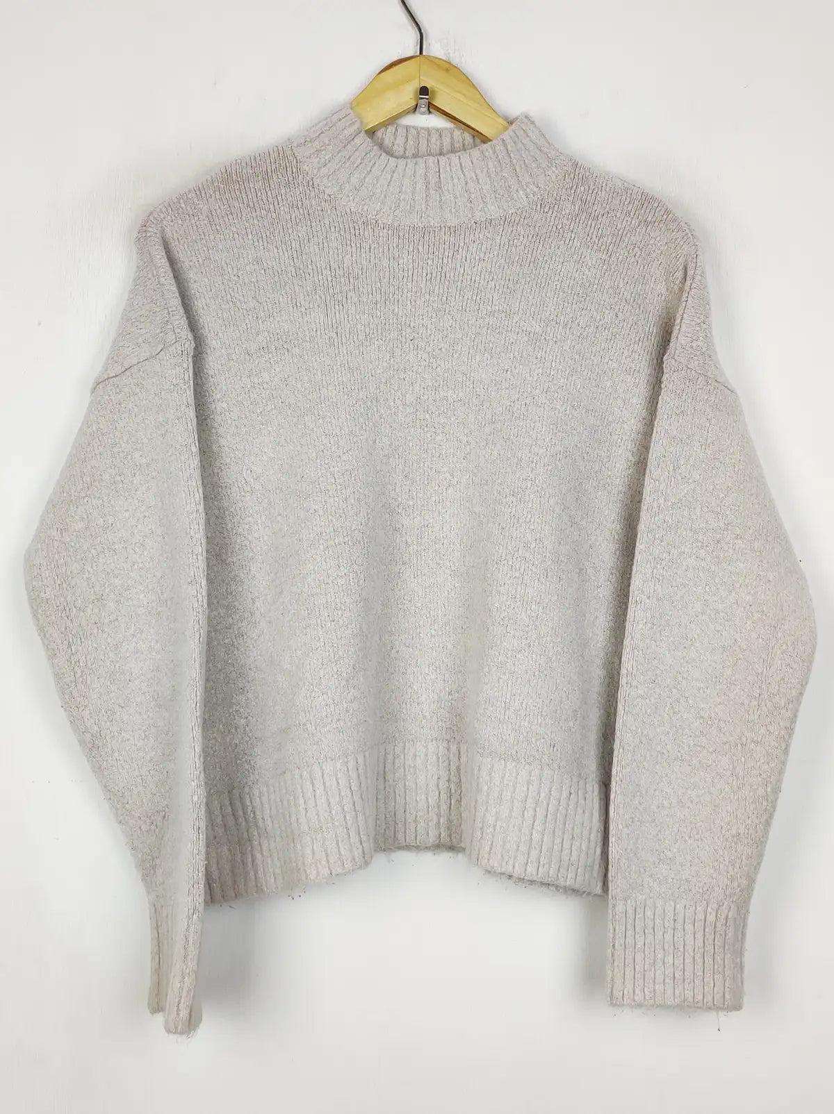 Buy online pre-used pre-loved 100% authentic & Original branded Bershka (WT-10986) available in Pakistan. Top international brands avilable.