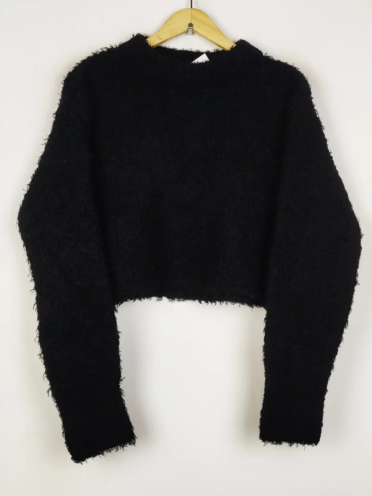 Buy online pre-used pre-loved 100% authentic & Original branded H&M (WT-11008) available in Pakistan. Top international brands avilable.