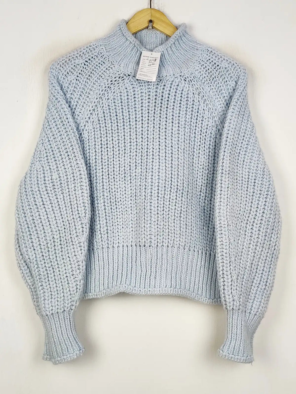 Buy online pre-used pre-loved 100% authentic & Original branded H&M (WT-11015) available in Pakistan. Top international brands avilable.