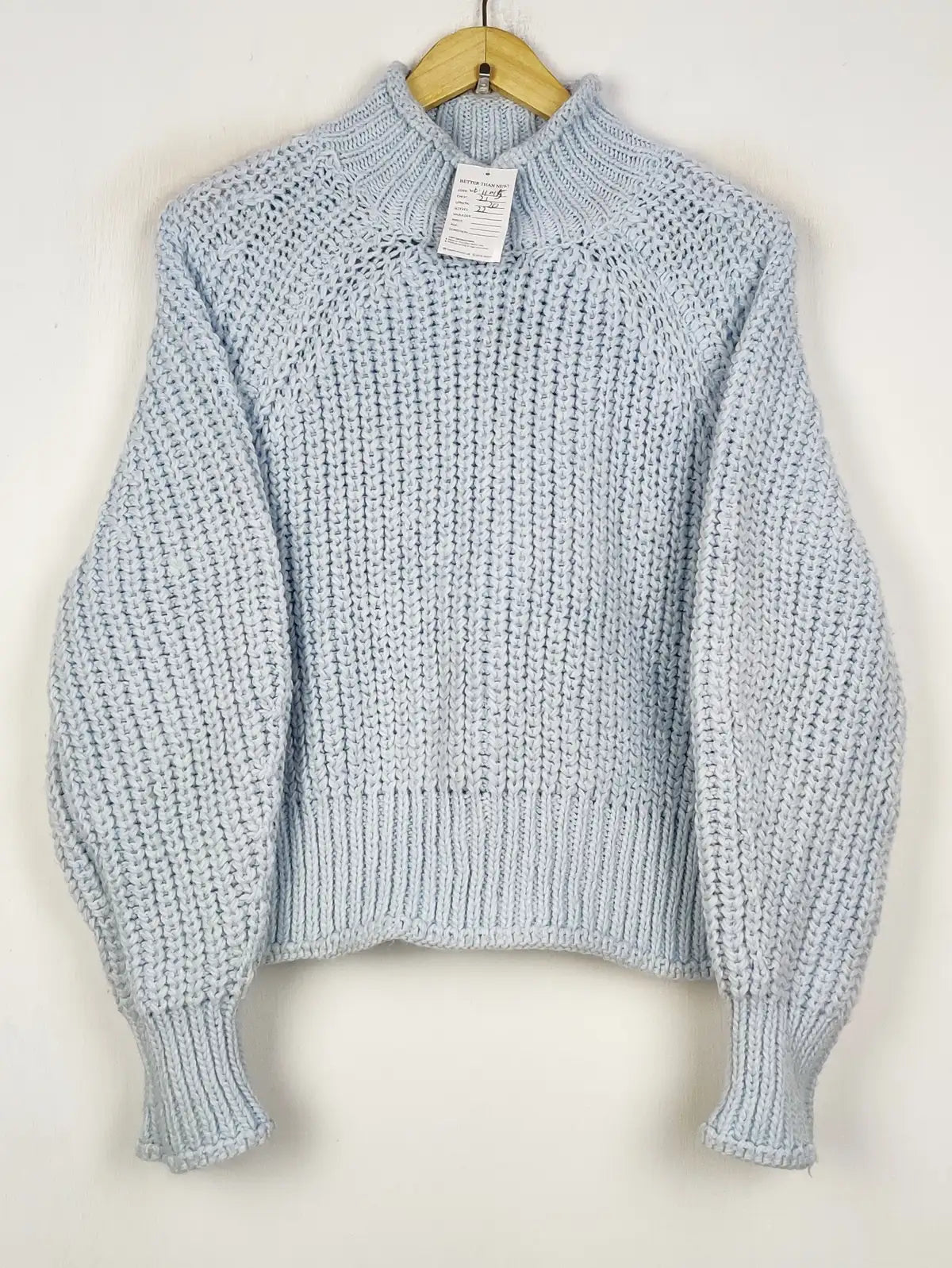 Buy online pre-used pre-loved 100% authentic & Original branded H&M (WT-11015) available in Pakistan. Top international brands avilable.