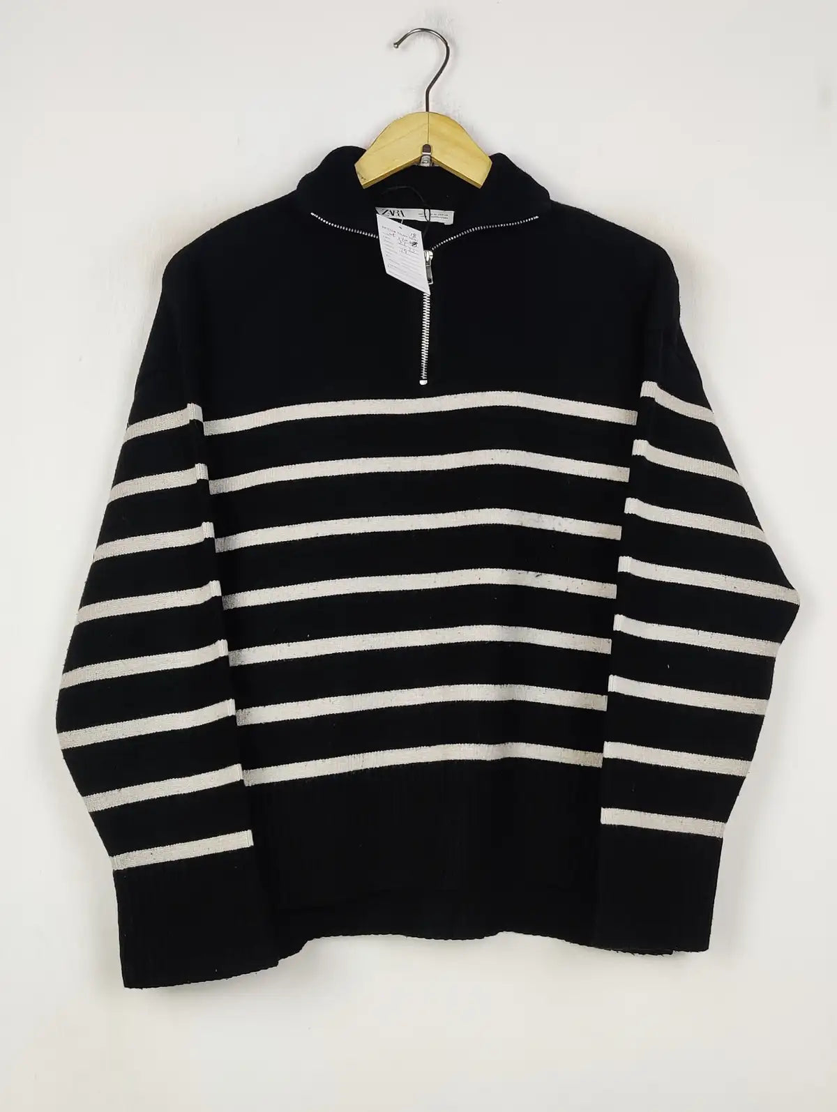 Buy online pre-used pre-loved 100% authentic & Original branded Zara (WT-11018) available in Pakistan. Top international brands avilable.