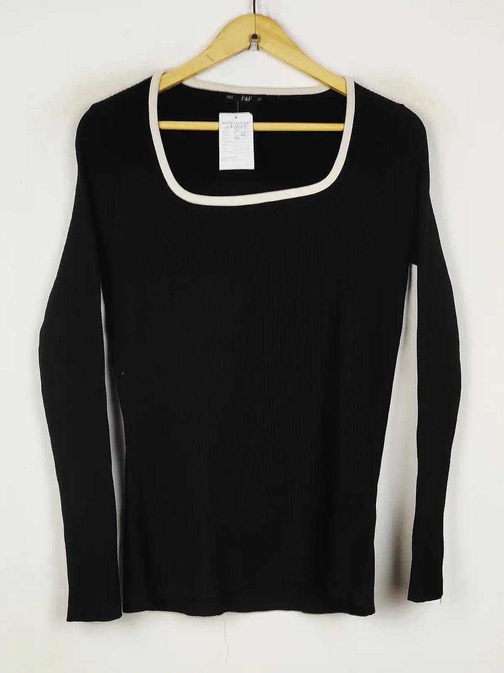 Buy online pre-used pre-loved 100% authentic & Original branded F&F (WT-11025) available in Pakistan. Top international brands avilable.