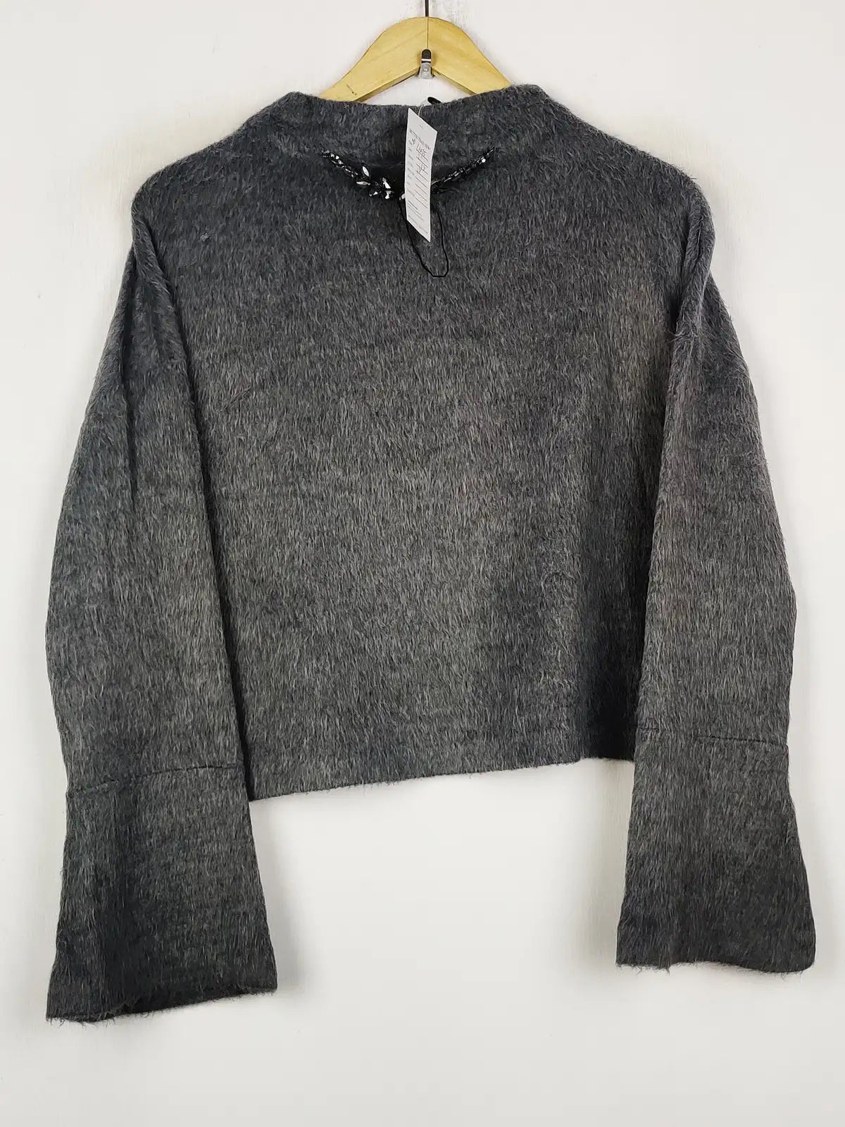 Buy online pre-used pre-loved 100% authentic & Original branded Mango (WT-11035) available in Pakistan. Top international brands avilable.