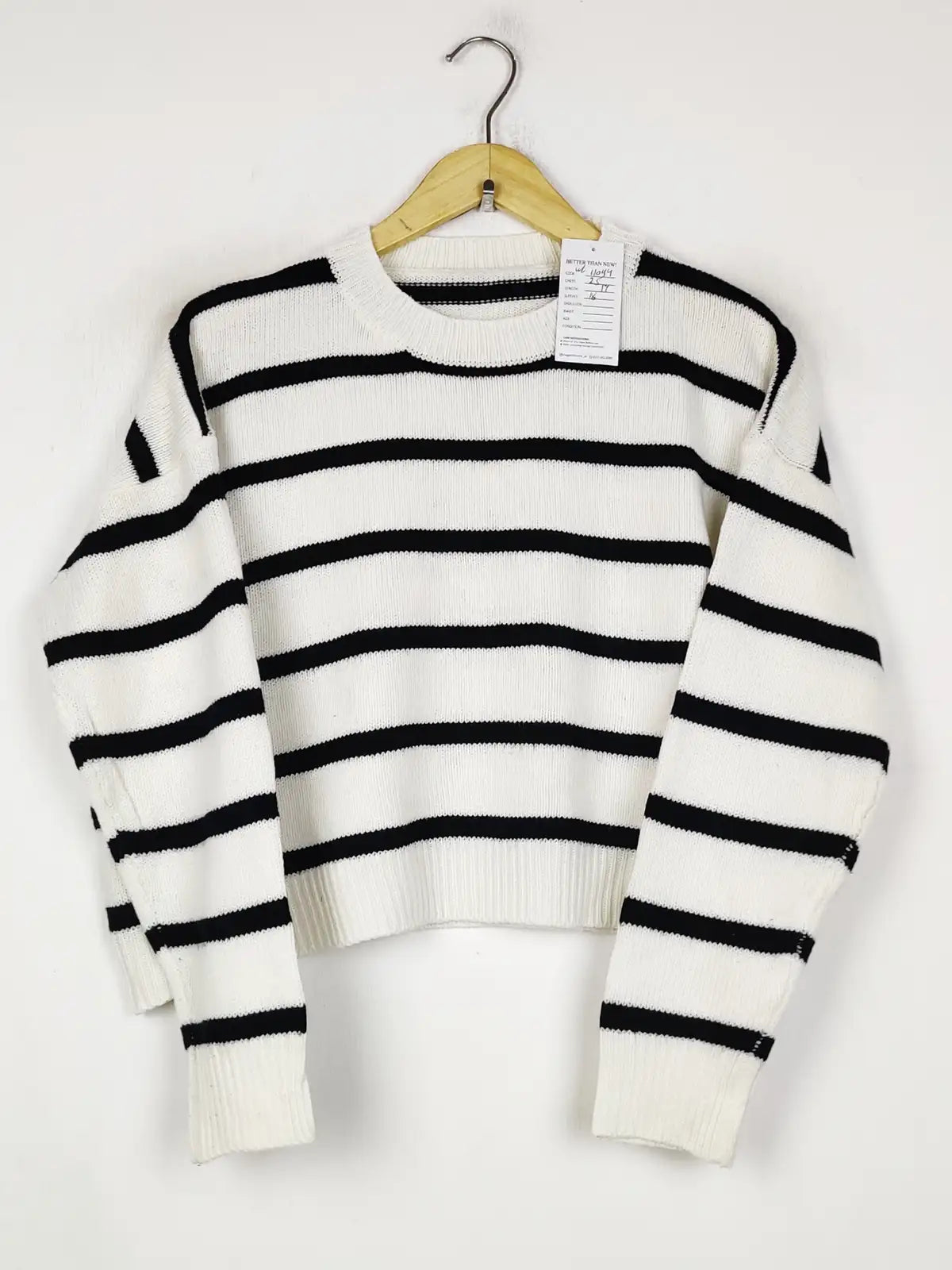 Buy online pre-used pre-loved 100% authentic & Original branded Unknown Brand (WT-11043) available in Pakistan. Top international brands avilable.