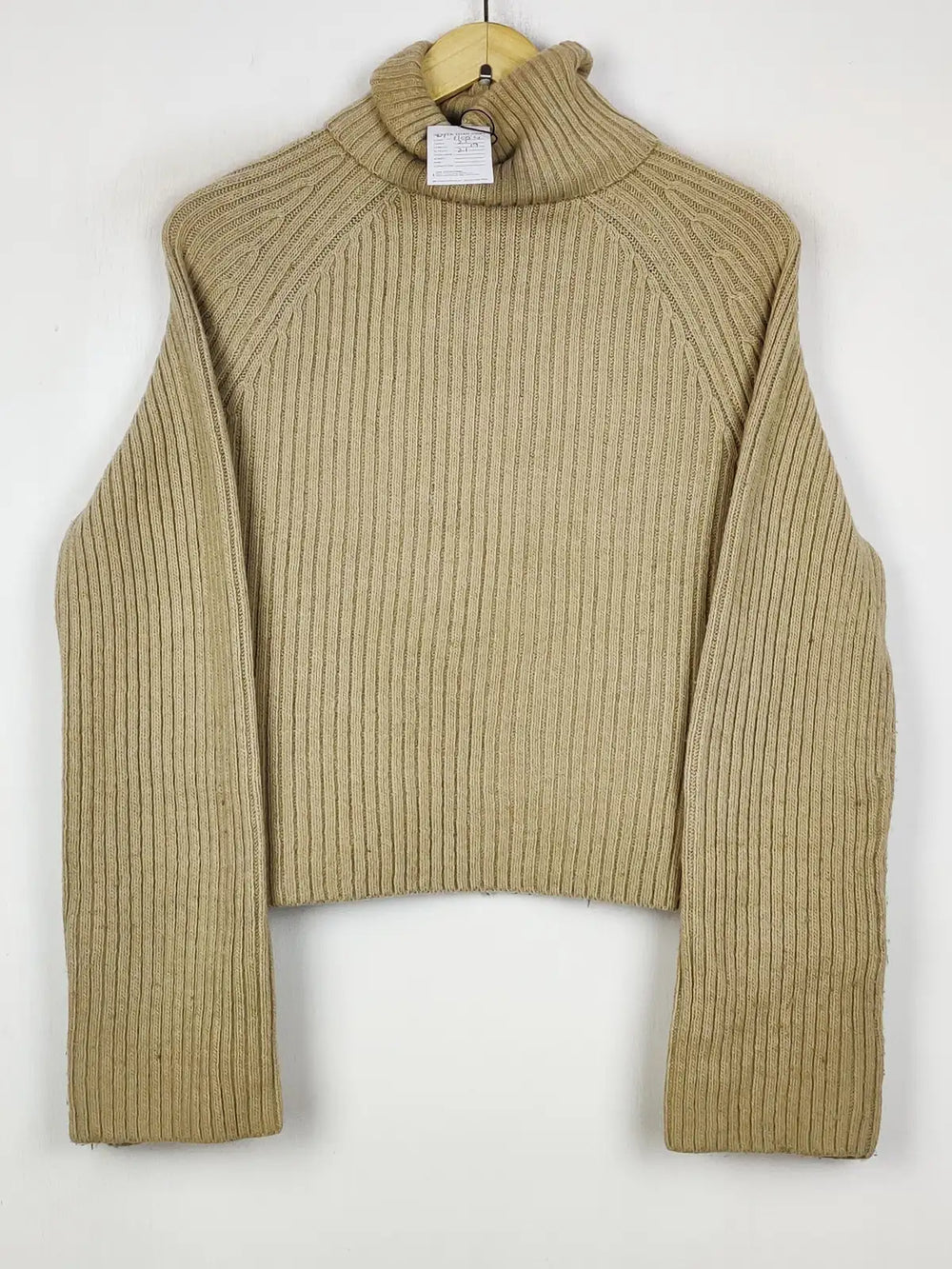 Buy online pre-used pre-loved 100% authentic & Original branded H&M (WT-11054) available in Pakistan. Top international brands avilable.