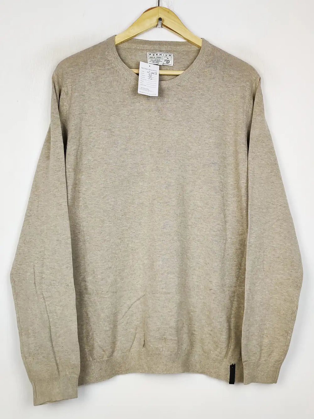 Buy online pre-used pre-loved 100% authentic & Original branded Jack & Jones (WT-11073) available in Pakistan. Top international brands avilable.