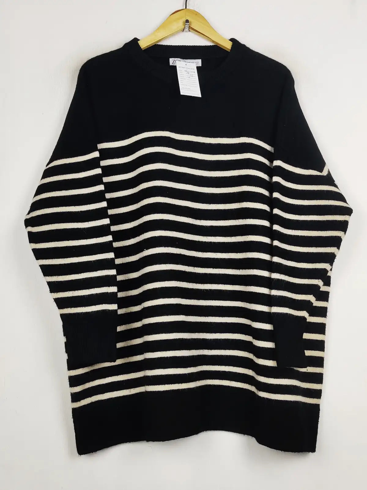 Buy online pre-used pre-loved 100% authentic & Original branded Zara (WT-11174) available in Pakistan. Top international brands avilable.