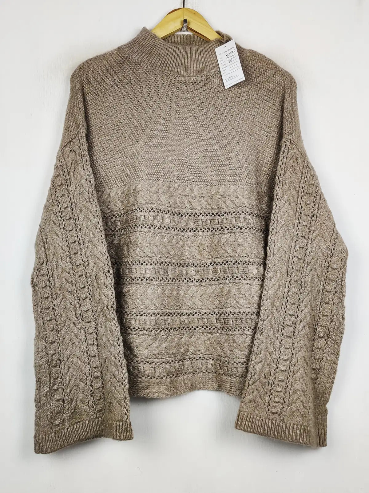 Buy online pre-used pre-loved 100% authentic & Original branded Unknown Brand (WT-11185) available in Pakistan. Top international brands avilable.