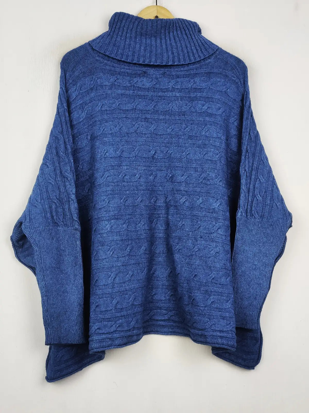 Buy online pre-used pre-loved 100% authentic & Original branded Fenella (WT-11219) available in Pakistan. Top international brands avilable.