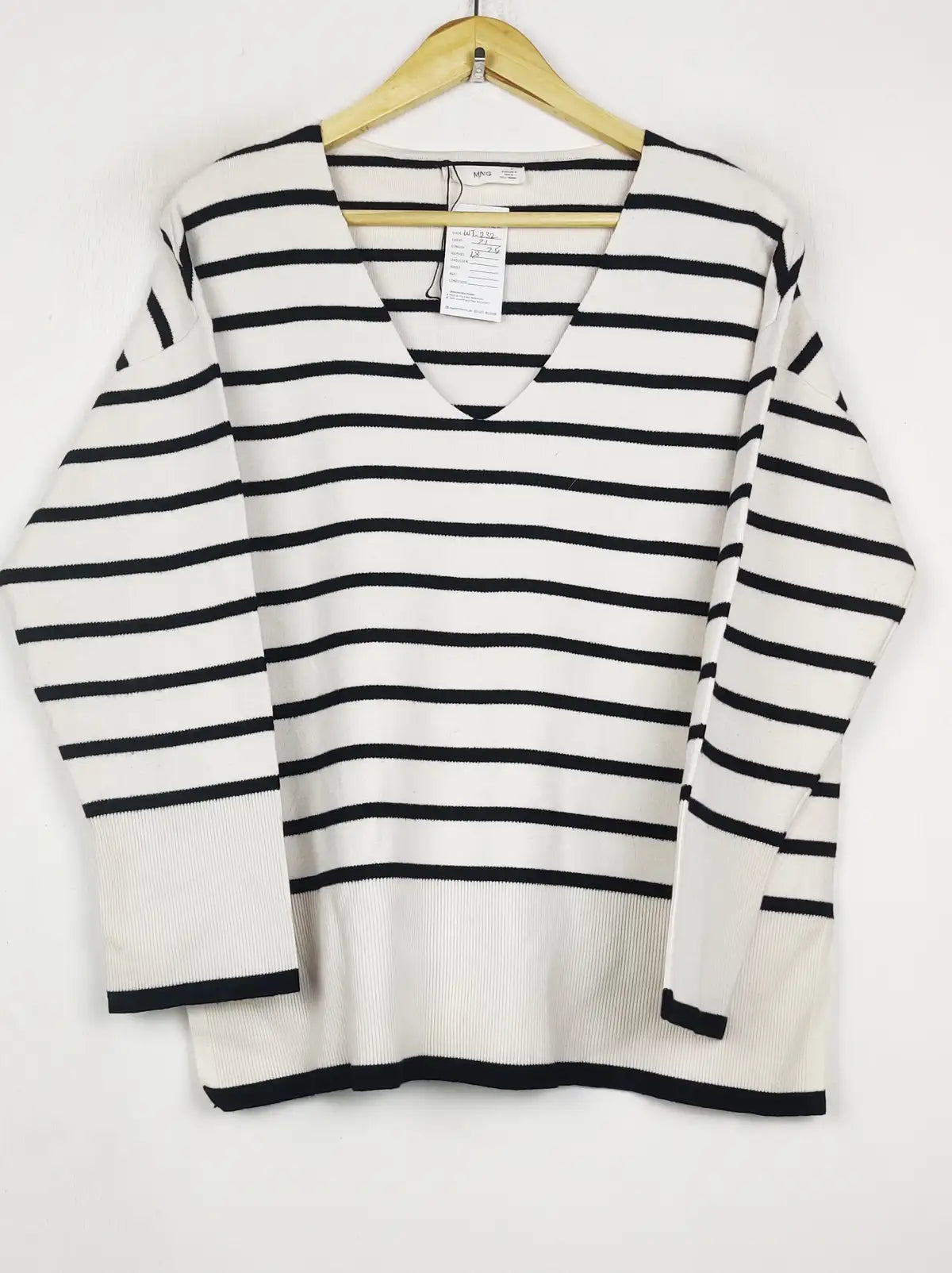 Buy online pre-used pre-loved 100% authentic & Original branded Mango (WT-11232) available in Pakistan. Top international brands avilable.