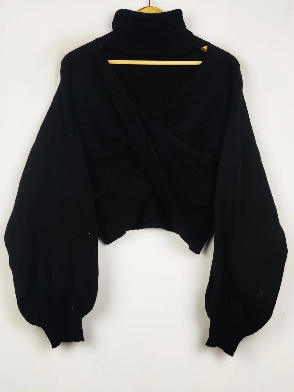 Buy online pre-used pre-loved 100% authentic & Original branded Unknown Brand (WT-11250) available in Pakistan. Top international brands avilable.