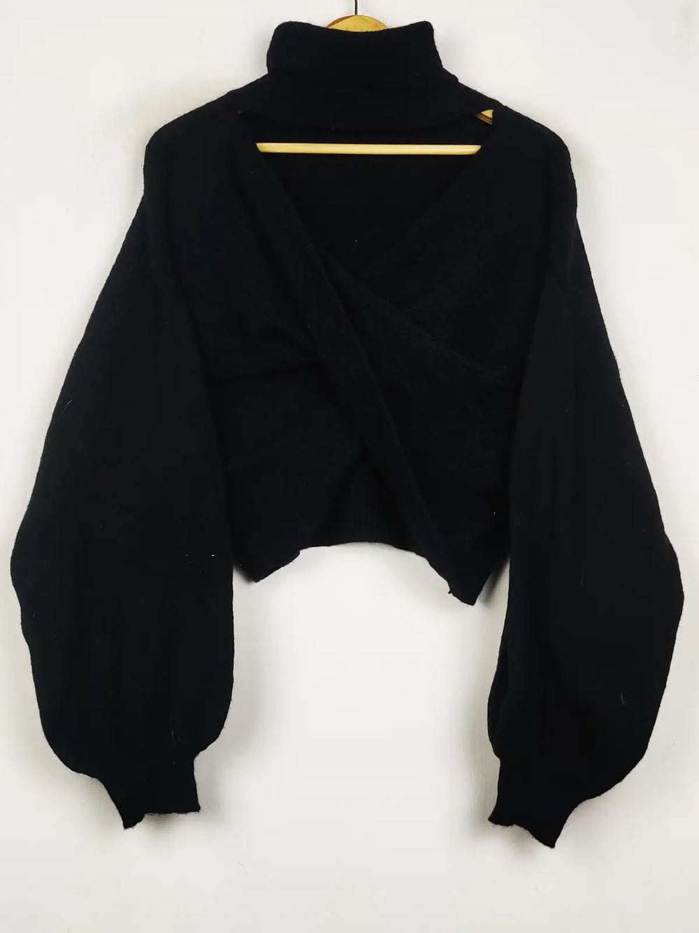 Buy online pre-used pre-loved 100% authentic & Original branded Unknown Brand (WT-11250) available in Pakistan. Top international brands avilable.