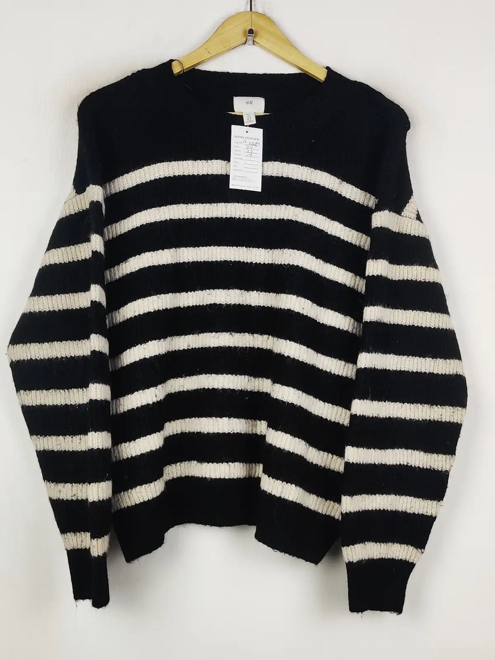 Buy online pre-used pre-loved 100% authentic & Original branded H&M (WT-11284) available in Pakistan. Top international brands avilable.