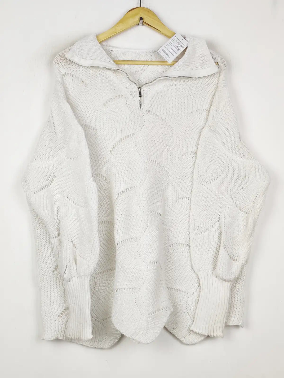 Buy online pre-used pre-loved 100% authentic & Original branded Unknown Brand (WT-11334) available in Pakistan. Top international brands avilable.