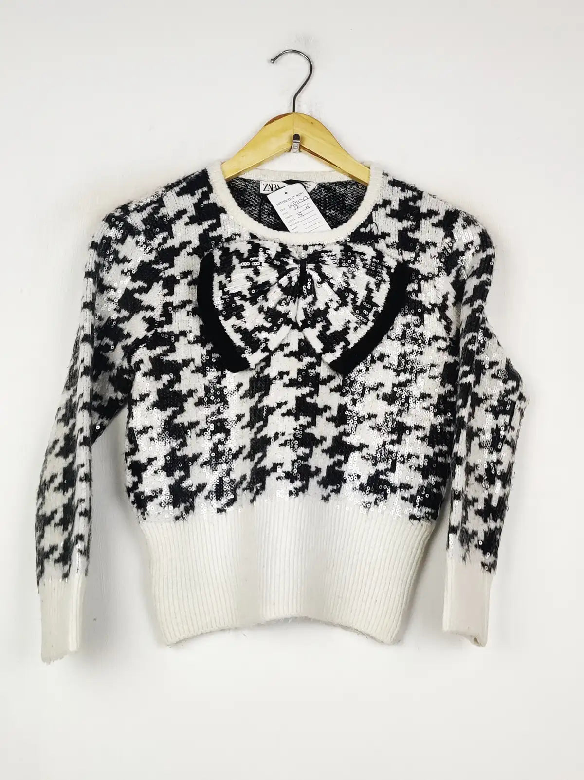 Buy online pre-used pre-loved 100% authentic & Original branded Zara (WT-11362) available in Pakistan. Top international brands avilable.