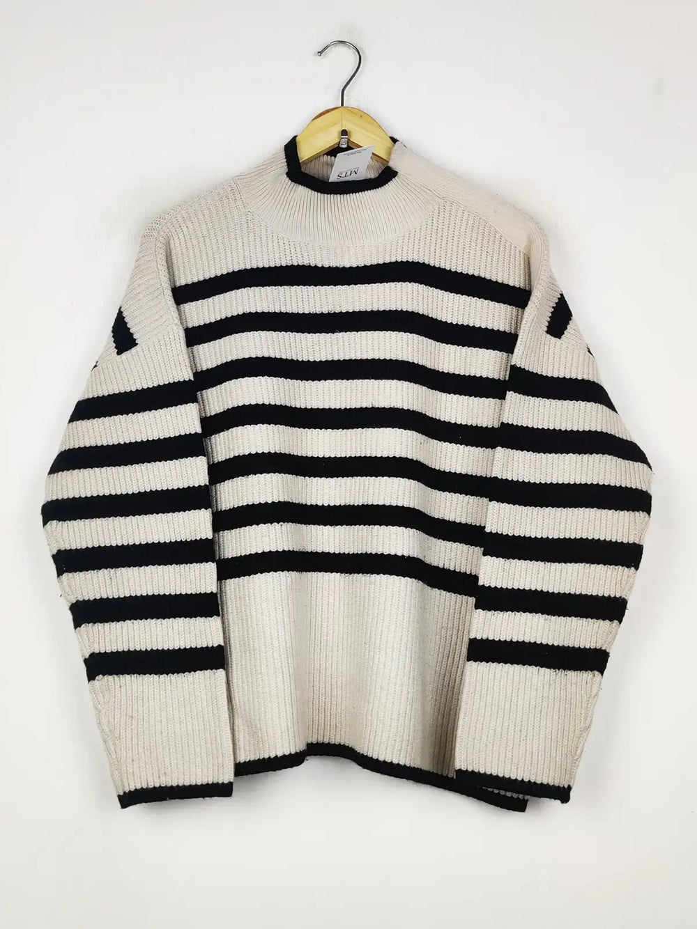 Buy online pre-used pre-loved 100% authentic & Original branded Primark (WT-11382) available in Pakistan. Top international brands avilable.