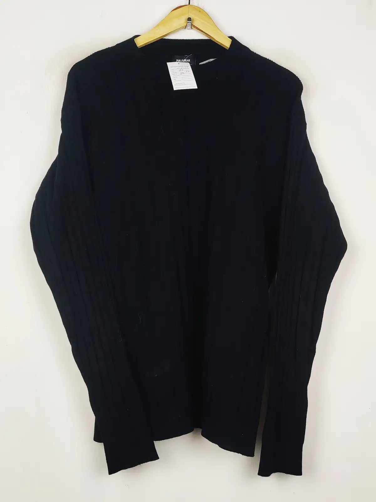 Buy online pre-used pre-loved 100% authentic & Original branded Pull & Bear (WT-11383) available in Pakistan. Top international brands avilable.