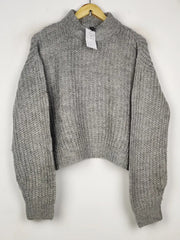 Buy online pre-used pre-loved 100% authentic & Original branded H&M (WT-11385) available in Pakistan. Top international brands avilable.