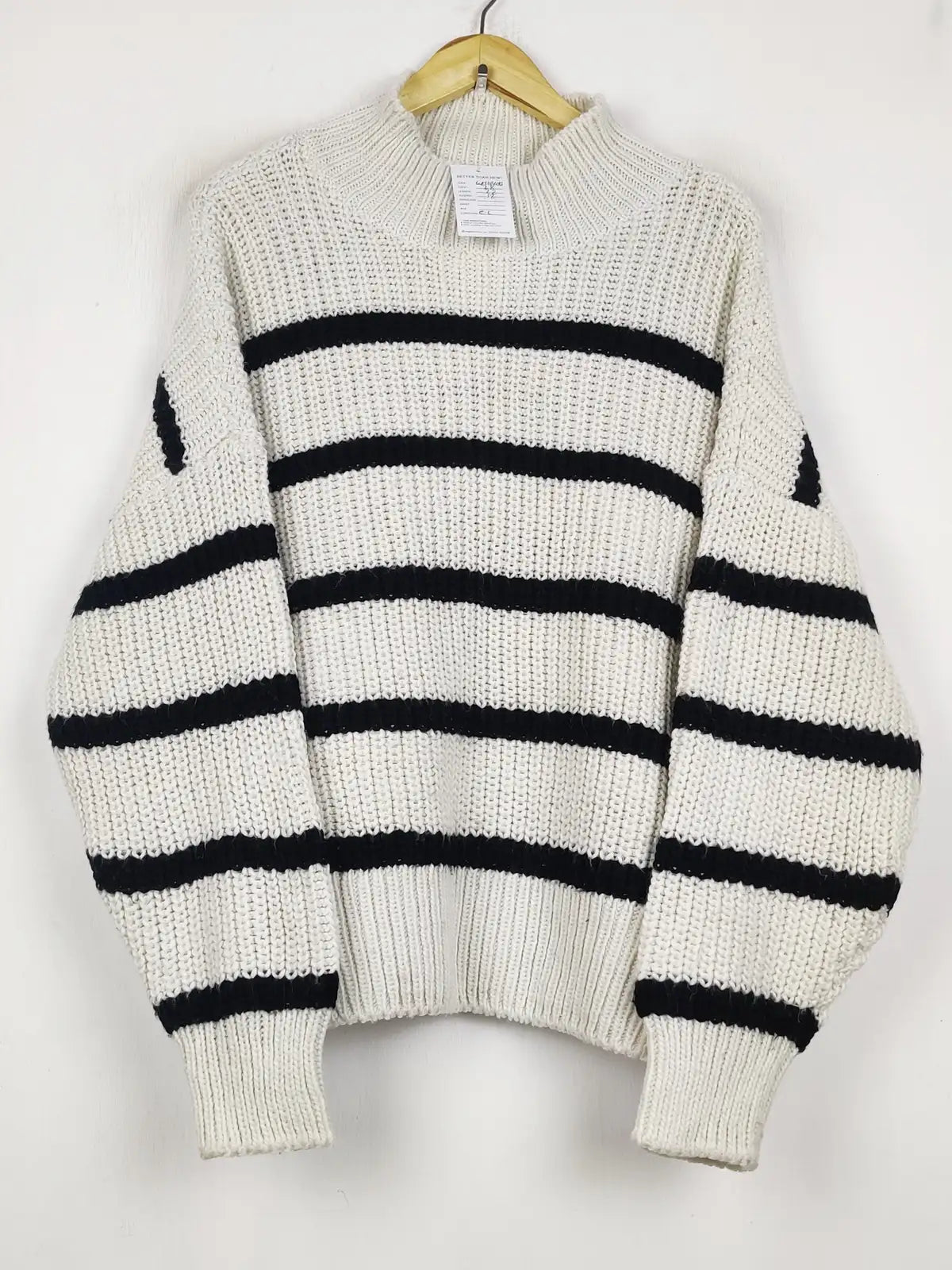 Buy online pre-used pre-loved 100% authentic & Original branded H&M (WT-11405) available in Pakistan. Top international brands avilable.
