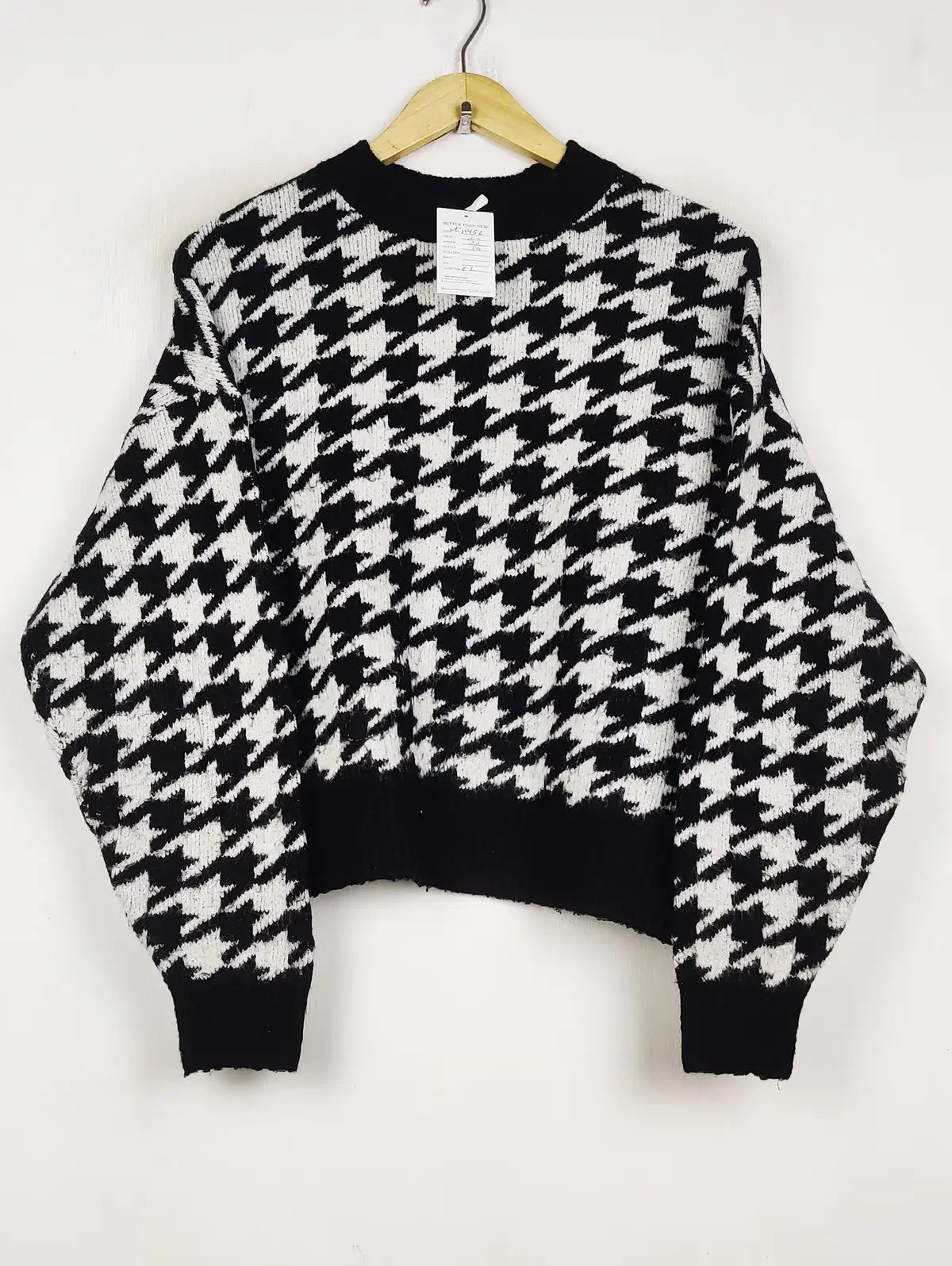Buy online pre-used pre-loved 100% authentic & Original branded H&M (WT-11452) available in Pakistan. Top international brands avilable.