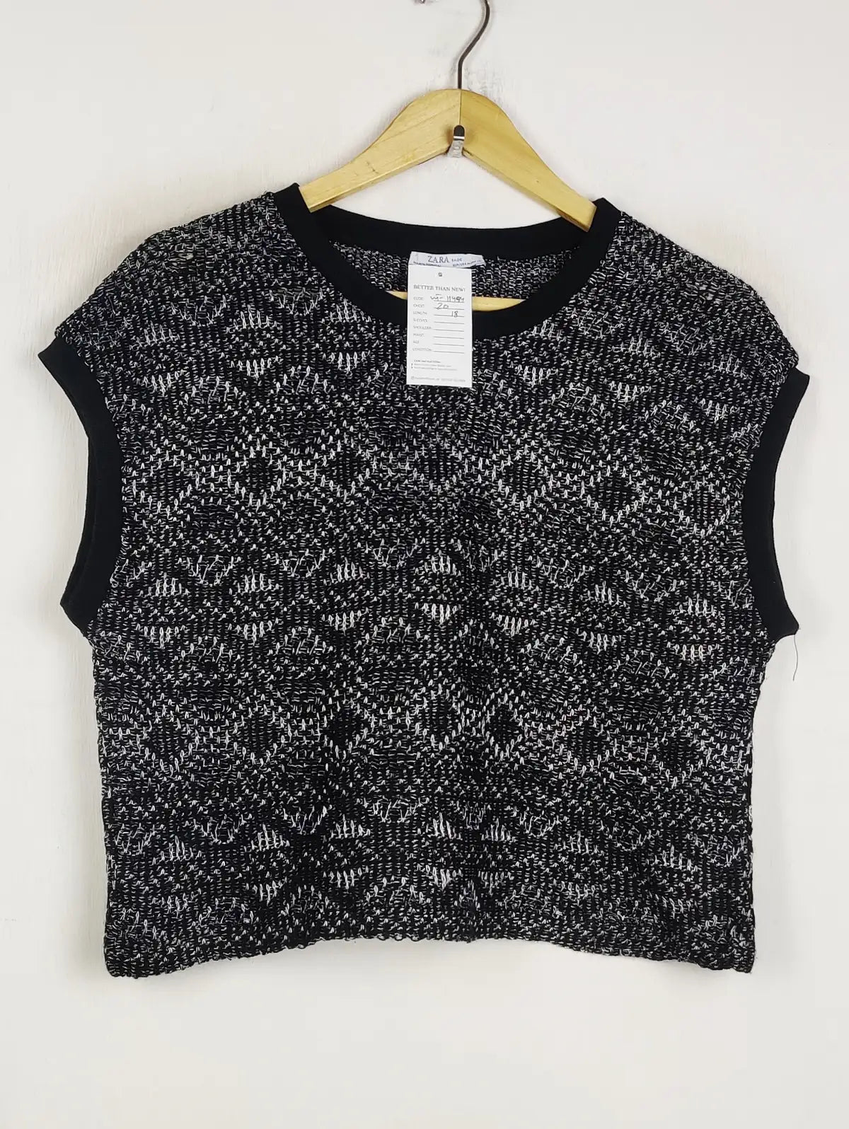 Buy online pre-used pre-loved 100% authentic & Original branded Zara (WT-11494) available in Pakistan. Top international brands avilable.