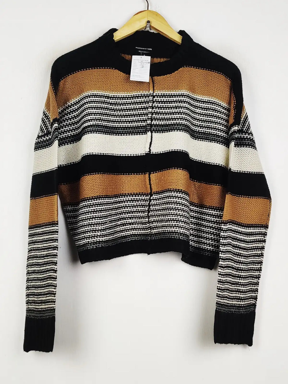 Buy online pre-used pre-loved 100% authentic & Original branded Wednesdays Girl (WT-11522) available in Pakistan. Top international brands avilable.