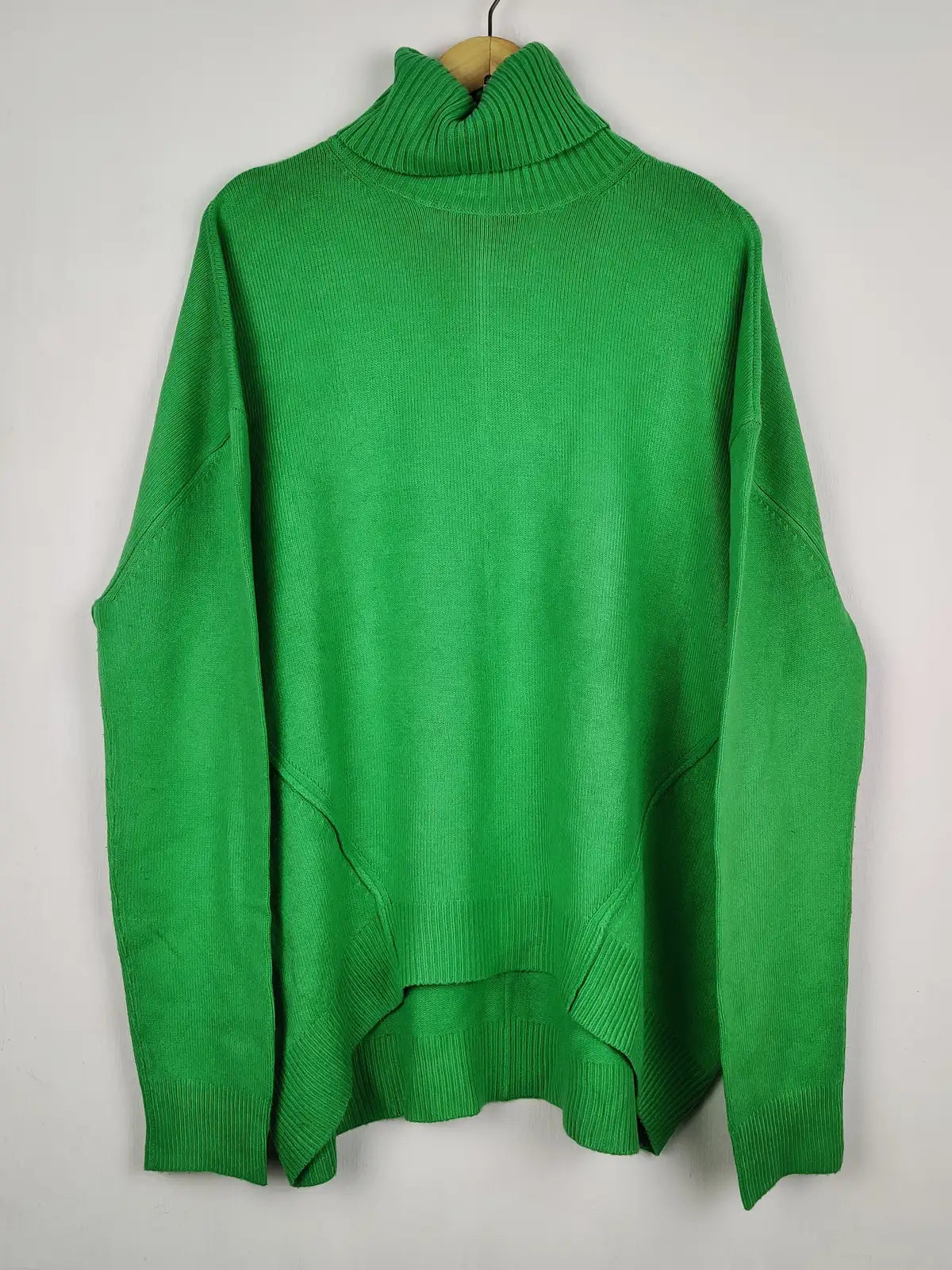 Buy online pre-used pre-loved 100% authentic & Original branded French Collection (WT-11560) available in Pakistan. Top international brands avilable.