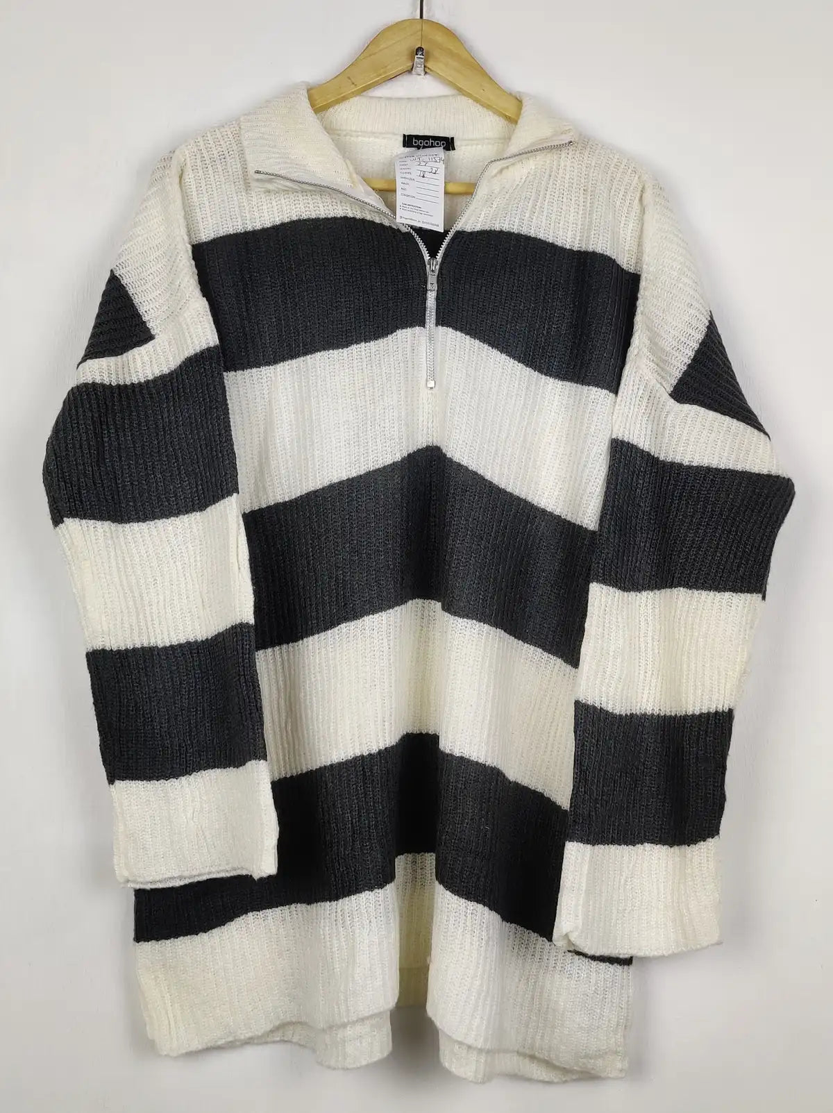 Buy online pre-used pre-loved 100% authentic & Original branded Boohoo (WT-11574) available in Pakistan. Top international brands avilable.