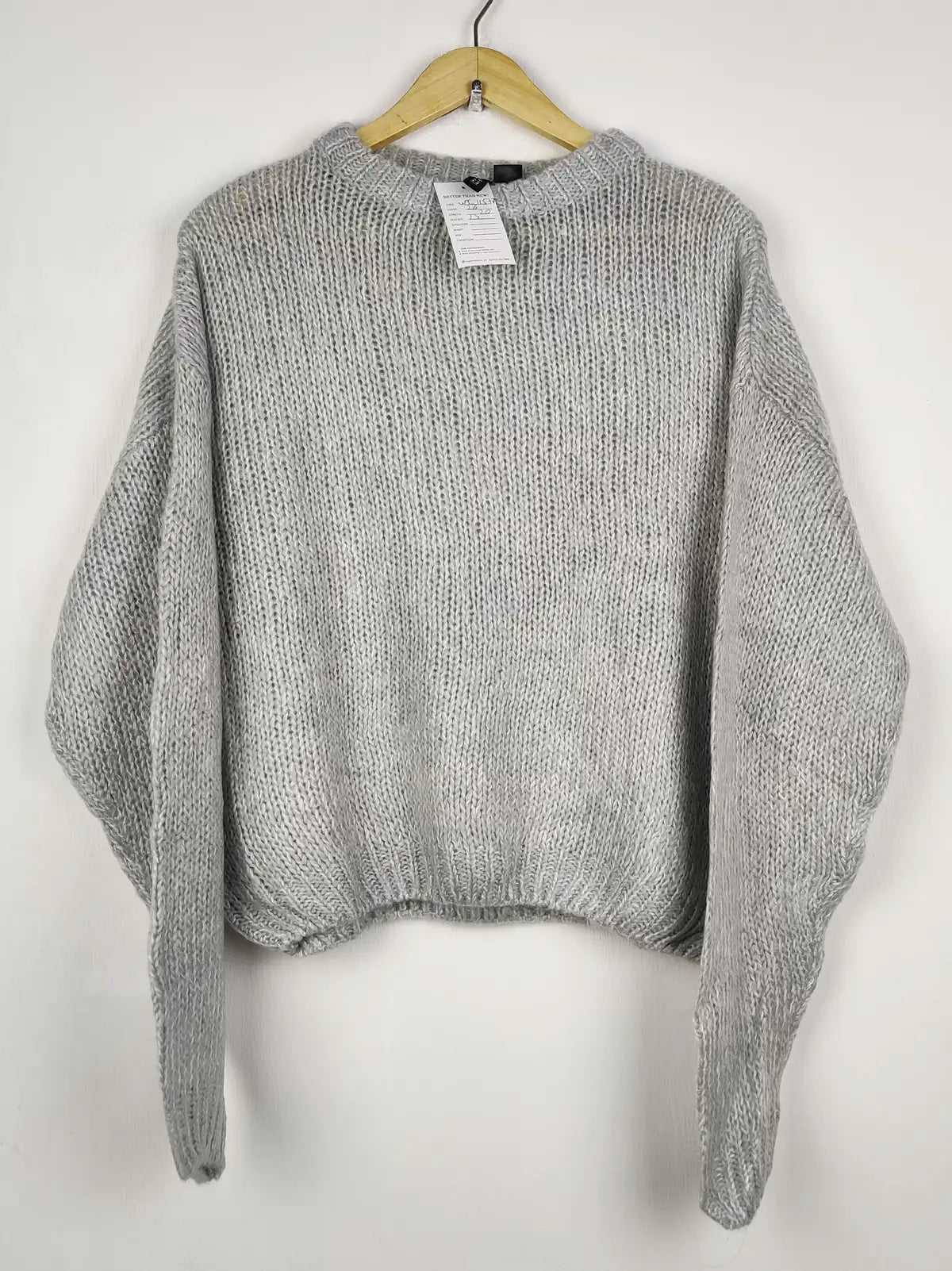 Buy online pre-used pre-loved 100% authentic & Original branded H&M (WT-11577) available in Pakistan. Top international brands avilable.