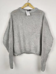 Buy online pre-used pre-loved 100% authentic & Original branded H&M (WT-11577) available in Pakistan. Top international brands avilable.