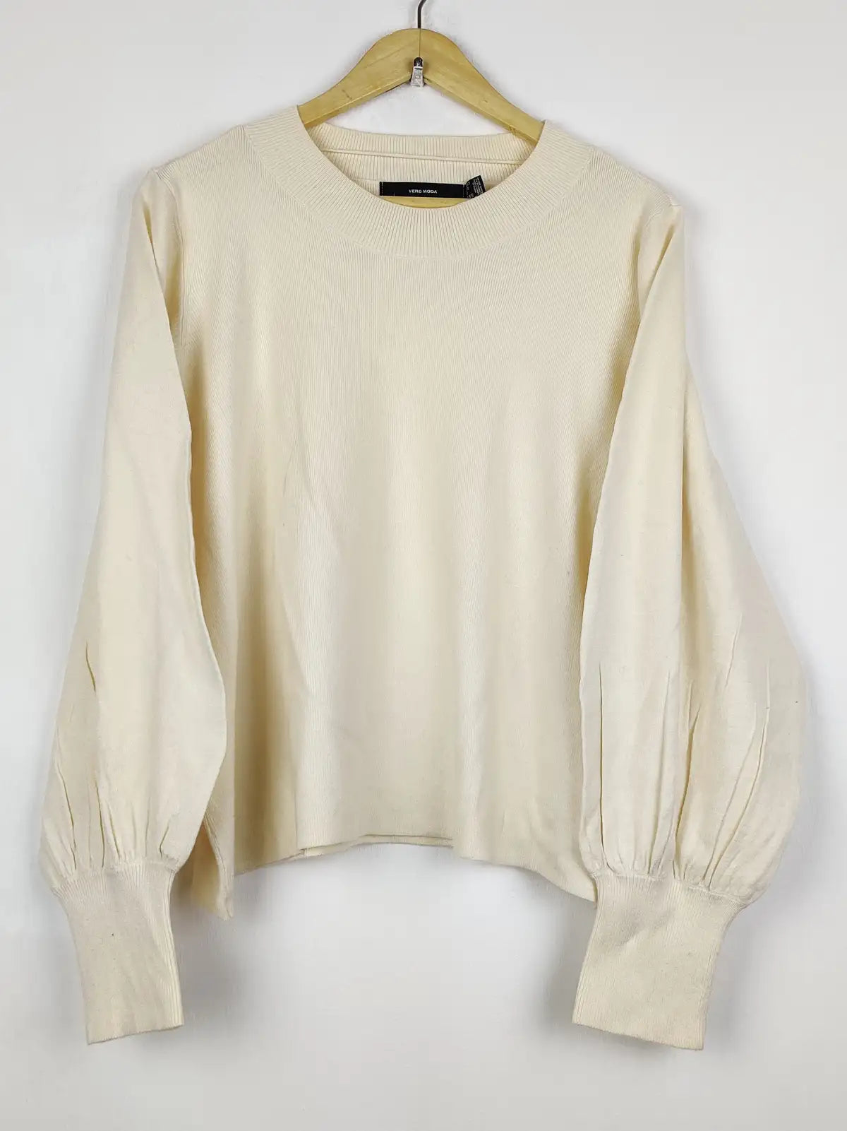 Buy online pre-used pre-loved 100% authentic & Original branded Vero Moda (WT-11585) available in Pakistan. Top international brands avilable.