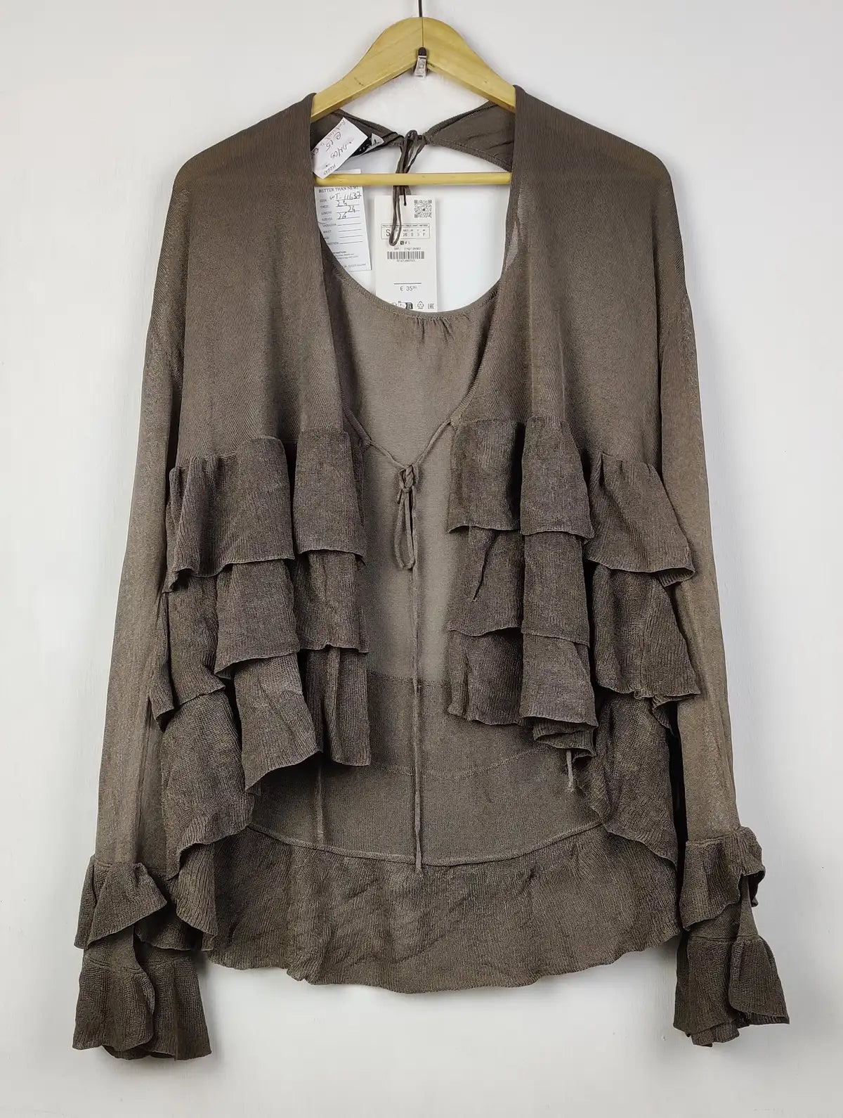Buy online pre-used pre-loved 100% authentic & Original branded Zara (WT-11637) available in Pakistan. Top international brands avilable.