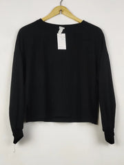 Buy online pre-used pre-loved 100% authentic & Original branded H&M (WT-11640) available in Pakistan. Top international brands avilable.