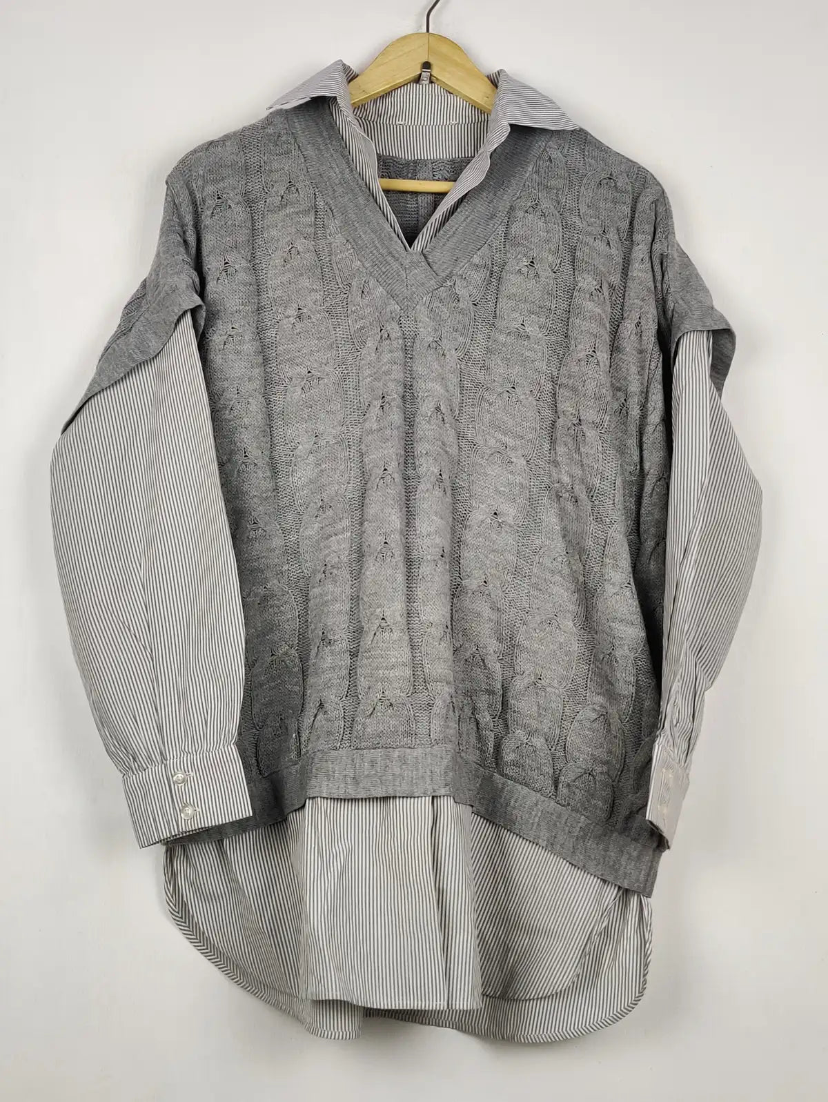 Buy online pre-used pre-loved 100% authentic & Original branded Gallery (WT-11685) available in Pakistan. Top international brands avilable.